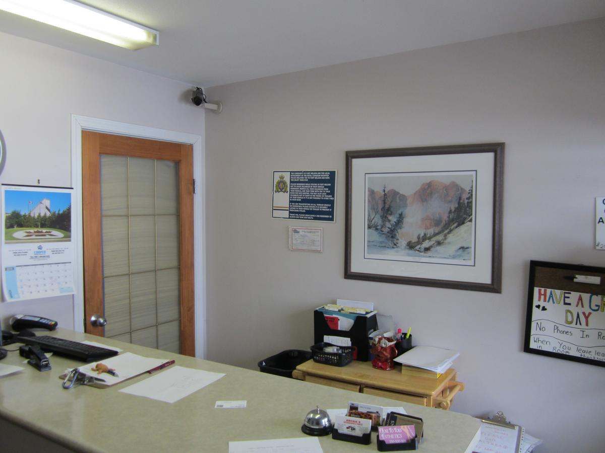 Kacee'S Northern Suites Fort Nelson Luaran gambar