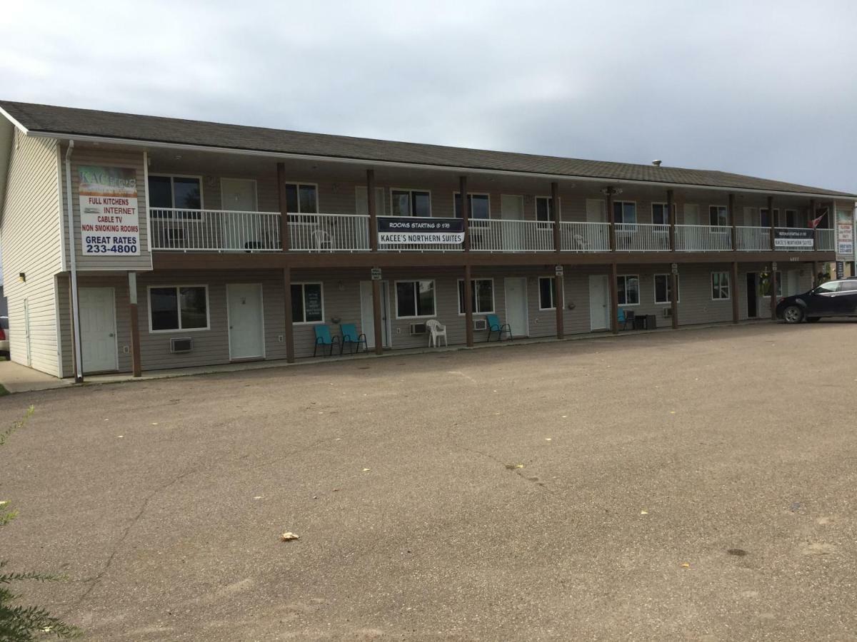Kacee'S Northern Suites Fort Nelson Luaran gambar