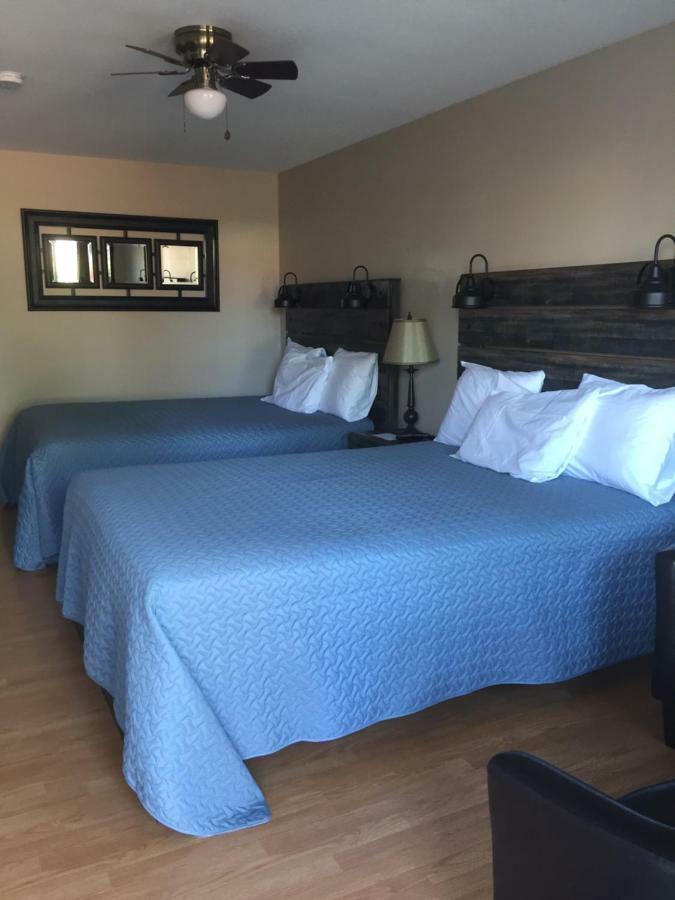 Kacee'S Northern Suites Fort Nelson Luaran gambar