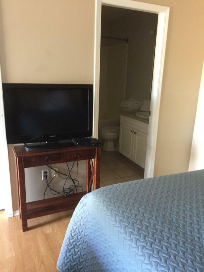 Kacee'S Northern Suites Fort Nelson Luaran gambar
